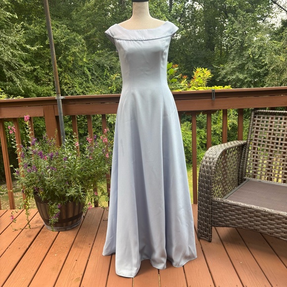 Vintage 1990s Alfred Angelo Union Made Light Blue Portrait Neck Prom Dress, M - Picture 2 of 16